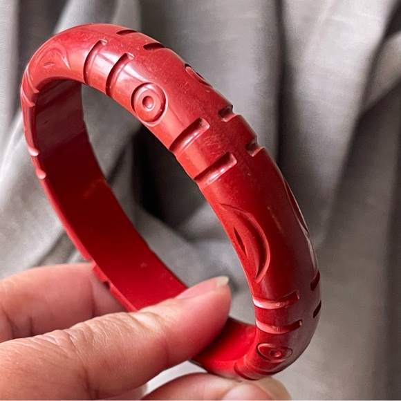 Bakelite Rare Antique Art Deco Vintage Deep Red Hand Carved 3" Diameter - Picture 10 of 16